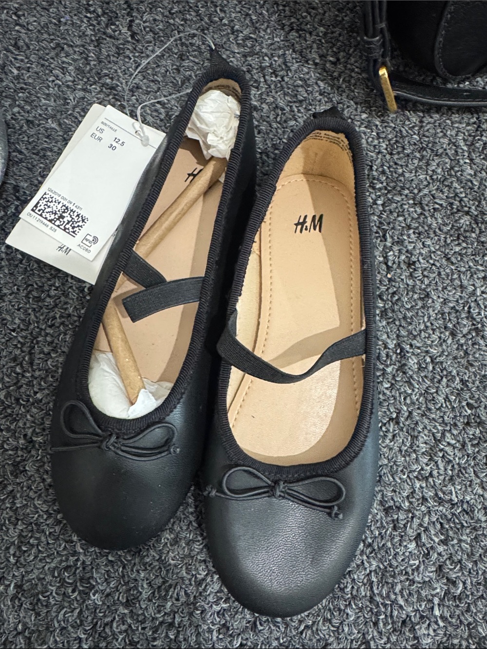 H&M Black Ballet Flats with Cross Strap and Bow Detail